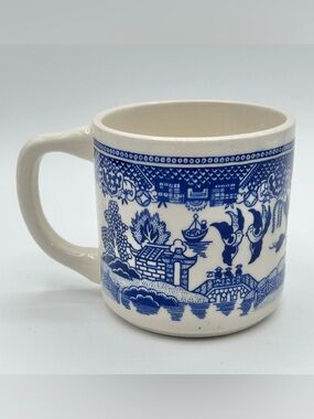 Vintage Blue Willow Mug Oriental USA Chip 6 oz